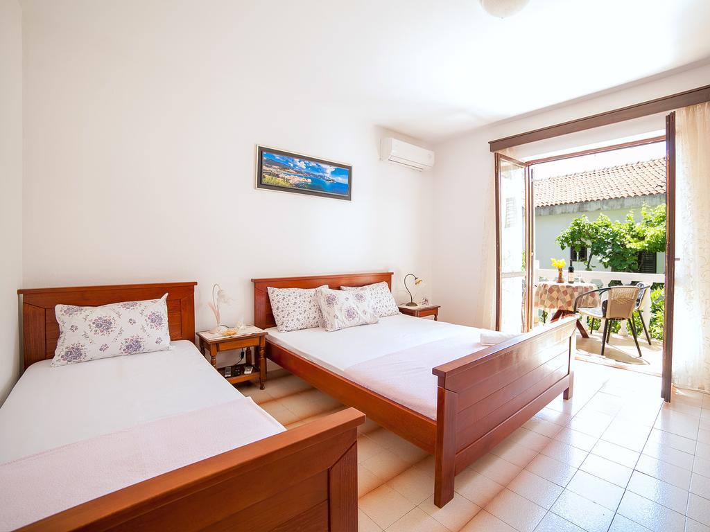 Rooms Garden Petrovac Ruang foto