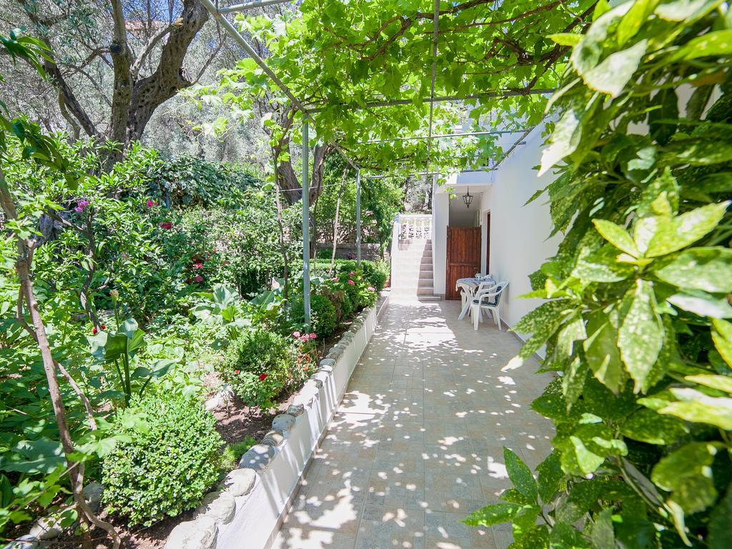 Rooms Garden Petrovac Bagian luar foto