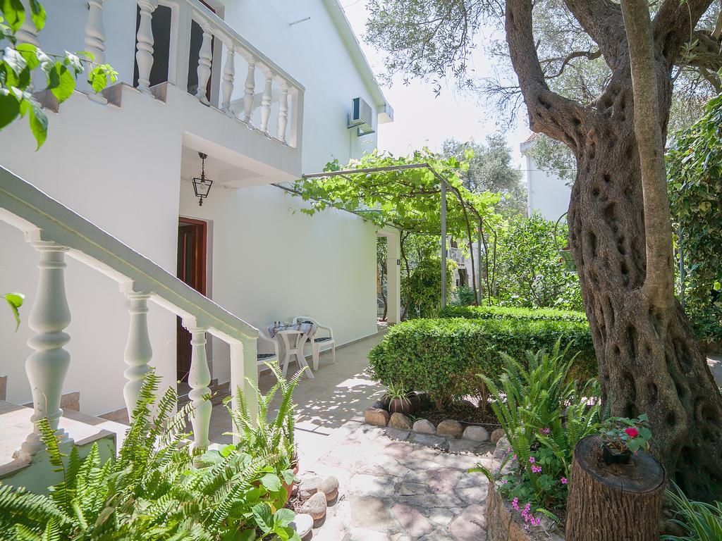 Rooms Garden Petrovac Bagian luar foto