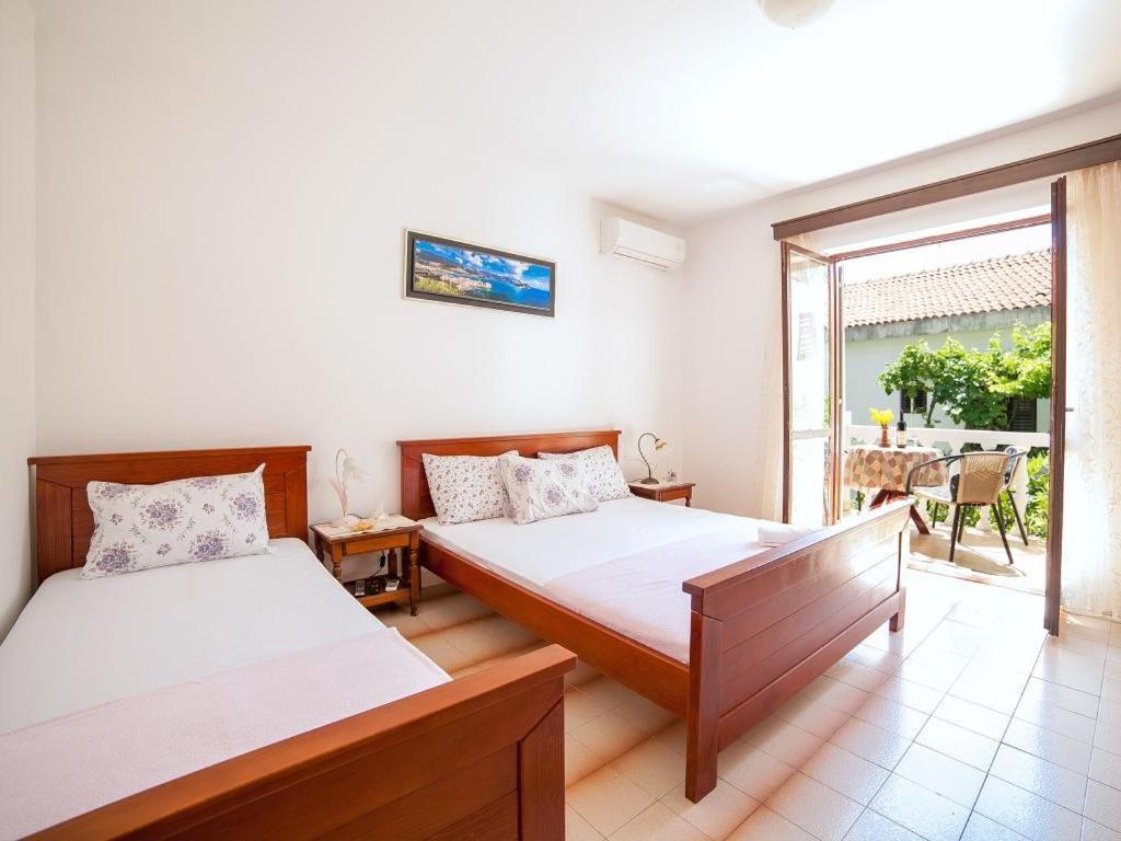 Rooms Garden Petrovac Ruang foto